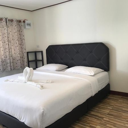 บ้านวิรา ห้องพัก Baan Wira Хон Каен Экстерьер фото